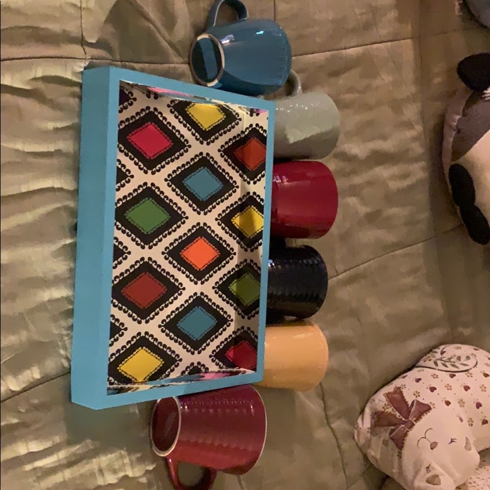 💋💋5/$25💋💋Multi colored wooden tray and cups.
